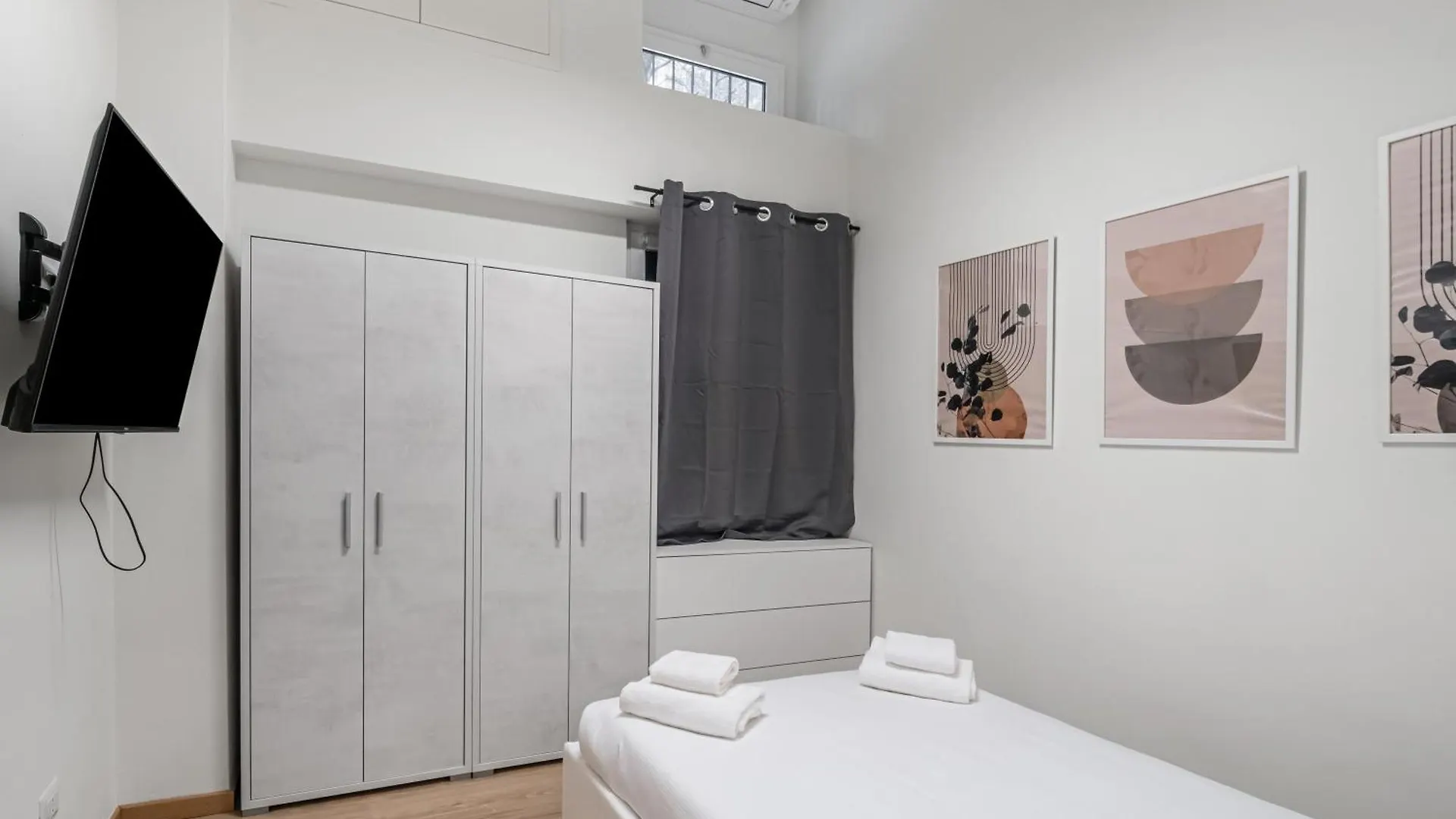 Ca' Granda M5 & Bicocca Apartment Milano 0*,  Italia